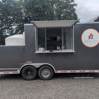 Truck parked at Peoria Road Farm Market at Nomadic Pizza in Corvallis