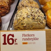 Wholemeal bread rolls at Bake Me Up - Torggata in Oslo