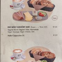 Vegan breakfast choices at Breakfast Club in Innsbruck