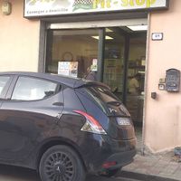 outside at Pizzeria Pit Stop in Sestu