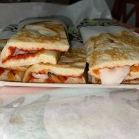 Una delle migliori pizzerie al taglio dell'hinterland di Cagliari con oltre 40 anni di storia. Consigliatissima, senza strutto e con la mozzarella vegana veramente ottima! at Pizzeria Pit Stop in Sestu