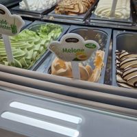 The vegan melon ice cream tastes very artificial & sugary, wouldn't recommend at Inna‘s Gelato & Cakery in Munich