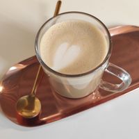 El café latte de 3€ at Coffee Space in Madrid