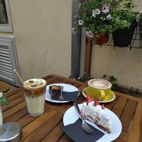  at NOMADS coffee in Antibes
