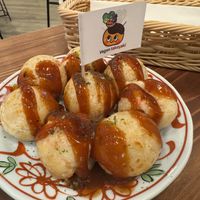 Vegan takoyaki 純素章魚燒（內餡使用杏鮑菇和蒟蒻）  at Pivot BASE Cafe & Bar ＠Dotonbori in Osaka