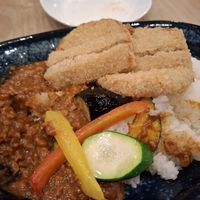 Katsu curry?? Looks like a Shepherds Pie Mix (one for UK readers) at Pivot BASE Cafe & Bar ＠Dotonbori in Osaka