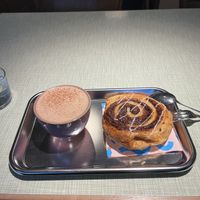 Zimt schnecke with hot chocolatee  at Bakery Bakery  - Schaffhauserplatz in Zurich