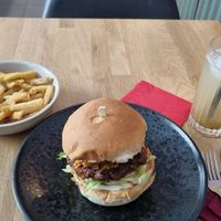 Kimchi burger, fermented vinegar fries and gooseberry lemonade at Chef & Co in Prague