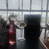  at LHR - The Queen's Arms - T2 in West London