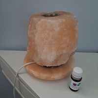 Lavender oil for the Himalayan salt lamp at Un Buon Inizio in Turin