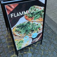 Schild vor dem Eingang at NIKOLAI - Flammkuchen in Flensburg in Flensburg