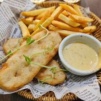 Mini Vegan Fish & Chips 迷你純素炸魚. 法式薯條. 蜜糖芥末醬 (Photo by Jenny Tang) at Veg-Mind in Hong Kong Island