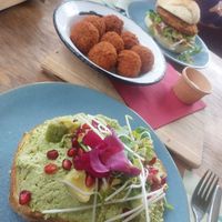 Vegan avocadoburger, avocado sandwich and vegan bitterballen at Oortjeshekken in Ooij