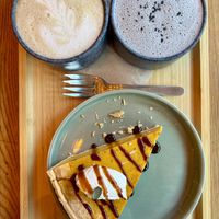 Hokkaido Pumpkin Pie, Houji-Cha & Kurogoma Cappuccino  at Midori in Bochum