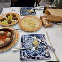 Croquetas, banana albóndigas and yucca with garlic in an excessive amount of oil at Habanita in Sevilla