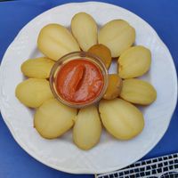 Potatoes with rojo at Habanita in Sevilla