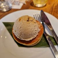 Japanese pancakes with red bean paste filling and vanilla ice cream at Vegan Sushi Tokyo in Tokyo