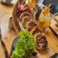 Tempura Sushi mit veganem Lachs at Mandala in Bonn