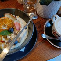 Vegan porridge with vegan cappuccino at CUP & CINO Coffee House in Salzburg