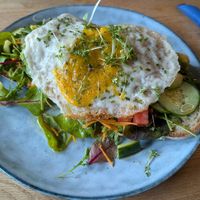 Avocado Egg Stulle (vegan) at Là Phin Café & Bar in Hamburg