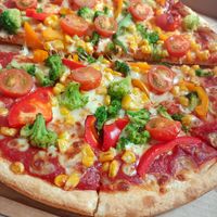 Pizza veggie supreme at Domino's Pizza in Senftenberg