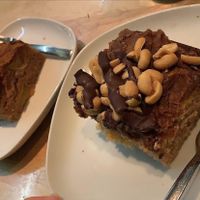 Apfel-Zimt-Kuchen und Erdnussbutterkuchen at Sattgrün - Hafen in Dusseldorf