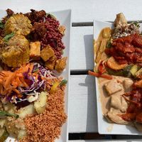 Großer + kleiner Buffetteller at Sattgrün - Hafen in Dusseldorf