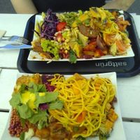 big plate and medium plate at Sattgrün - Hafen in Dusseldorf