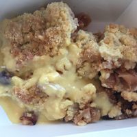 crumble with sauce at Sattgrün - Hafen in Dusseldorf