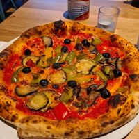 Pizza vegetarisch mit veganen Mozzarella at Teigbude in Timmendorfer Strand