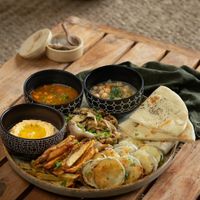 Vegan platter with lentils, chickpeas, grilled mushrooms, and other goodies at Elamu Lombok in 
