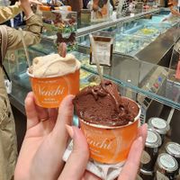 Left not vegan, right vegan at Venchi in Venice