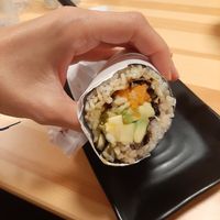 Vegan maki roll at Mamasana in Santander