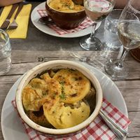 French onion soup with vegan cheese and croutons   at Le Potager du Marais - Saint Paul in Paris
