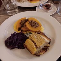 Butternut farcie, chou rouge cuit, gratin dauphinois at Le Potager du Marais - Saint Paul in Paris