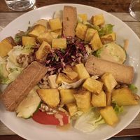 Salad with tofu, vegan cheese and potatoes at Le Potager du Marais - Saint Paul in Paris