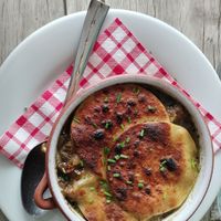 Zuppa di cipolle con formaggio di mandorle at Le Potager du Marais - Saint Paul in Paris