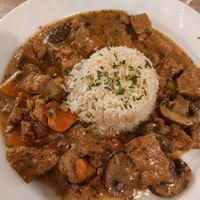 Bourgignon de seitan with rice at Le Potager du Marais - Saint Paul in Paris