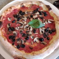 I prefer pizza without cheese - marinara with extra mushrooms and olives at Doh Pizzeria in Southwold
