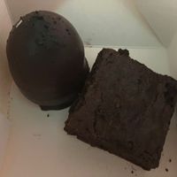 Lakrids flødeboller & brownie  at Glean - Fisketorvet in Copenhagen