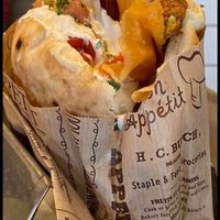 פלאפל חם, טרי וטעים   at Falafel Tova - פלאפל טובה in Netanya