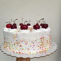 Red Velvet at Porto Vegan Market in Porto