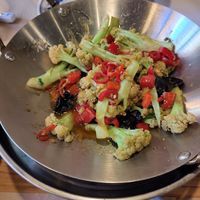 Cauliflower stir fry with wood mushrooms at Restaurante Chila in Valencia