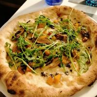 Truffle pizza at Gelatone - Trattoria Pizzeria in Lestartit