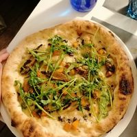 Truffle pizza at Gelatone - Trattoria Pizzeria in Lestartit