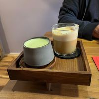 Matcha-Latte und Cappuccino   at DREI ZIMMER KÜCHE BAD in Frankfurt