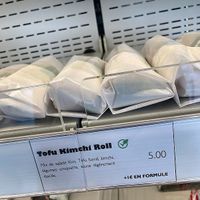 Tofu kimchi roll at Kun Café in Paris