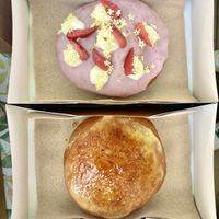 Pink lemonade donut + creme brûlée donut - which was torched on the spot! 🔥😋  at CAOS - O Futuro É Vegetal in Lisbon