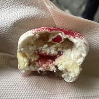 White chocolate strawberry macaron  at CAOS - O Futuro É Vegetal in Lisbon