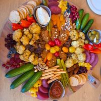 Vegan borrelplank at De Zon in Overasselt